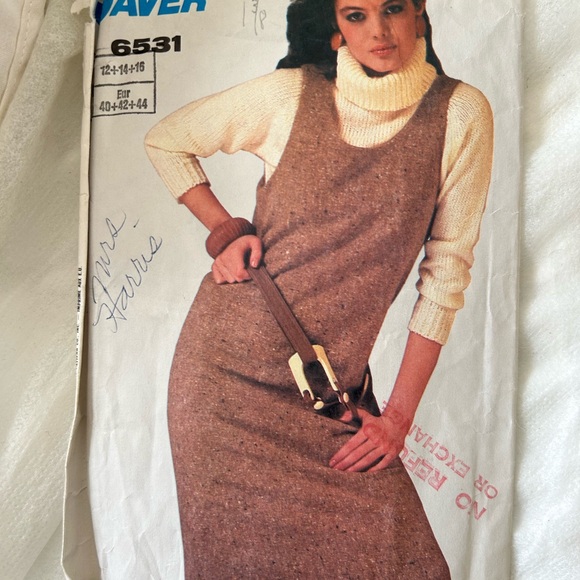 Vintage Sewing Patterns - Picture 15 of 16